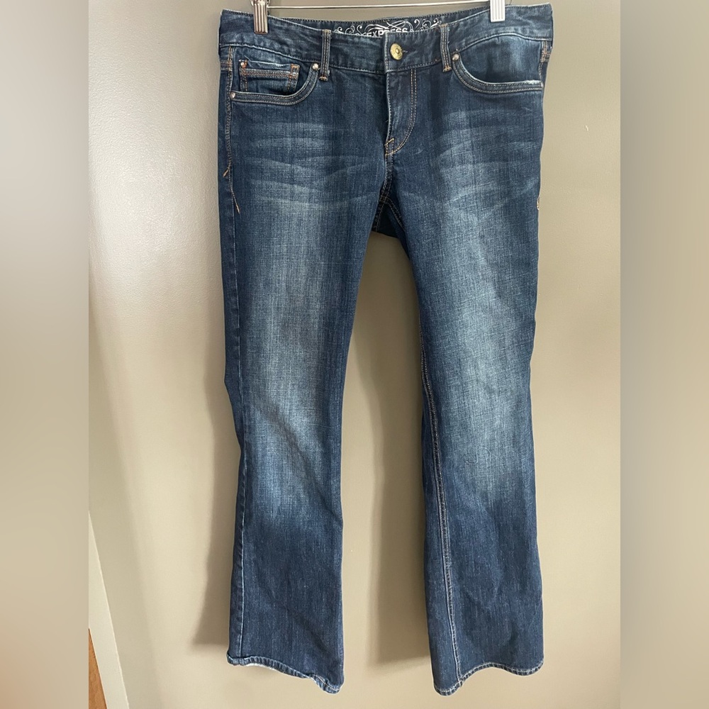 Express bootcut jeans Stella low rise size 6 regular